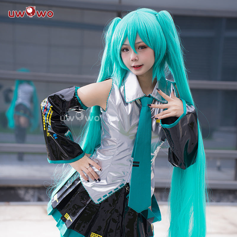 girl wearing uwowo hatsune miku cosplay and gesturing